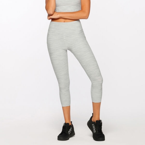 Lorna Jane Tech 7/8 Tight - Picture 2 of 7